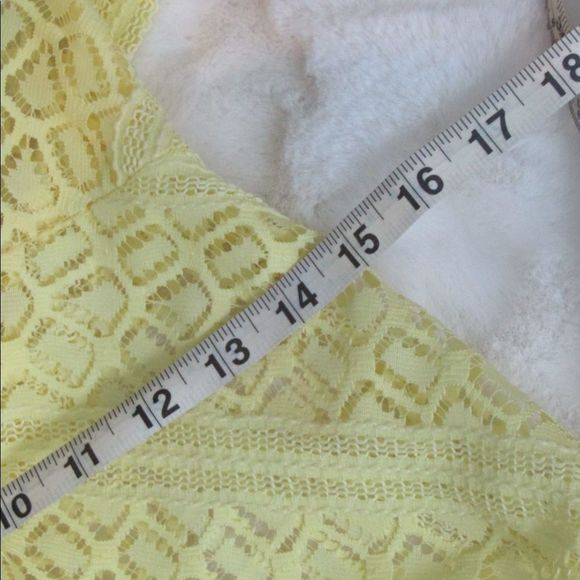 Yellow vintage cut out duster maxi length with front snaps and bow with collar - Picture 12 of 15